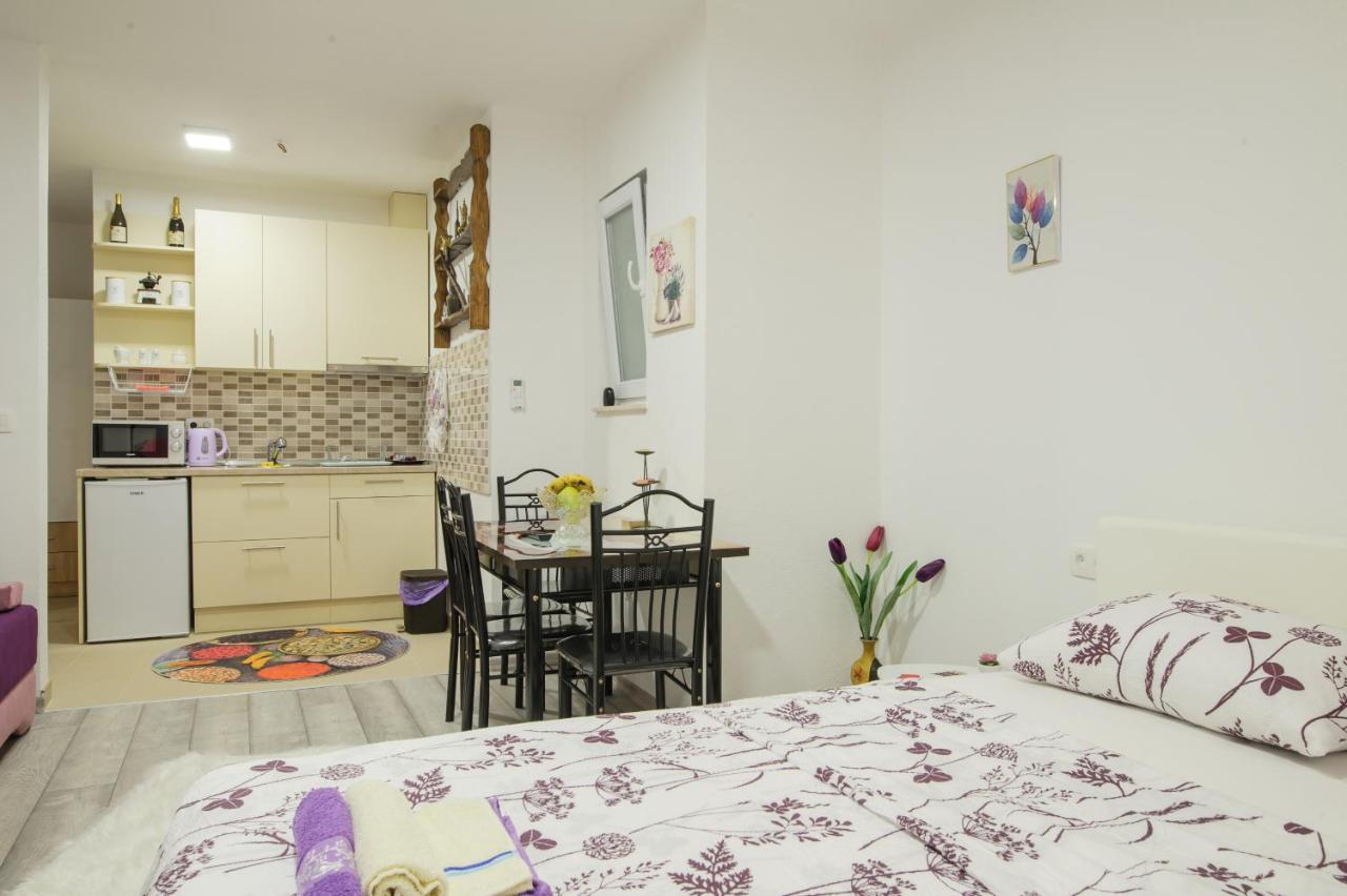 Studio Apartments Kim - Dilberovic Mostar Bagian luar foto