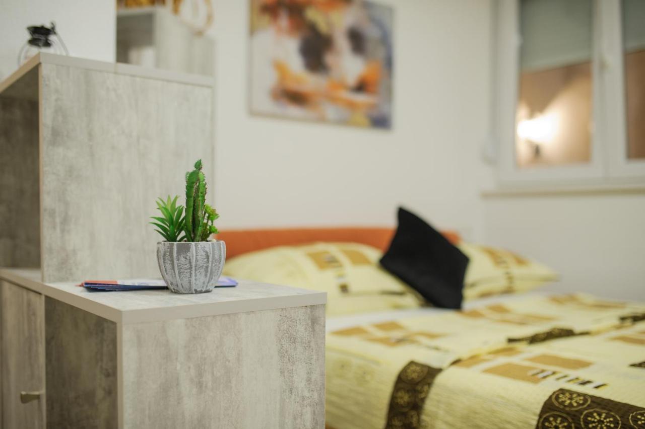Studio Apartments Kim - Dilberovic Mostar Bagian luar foto