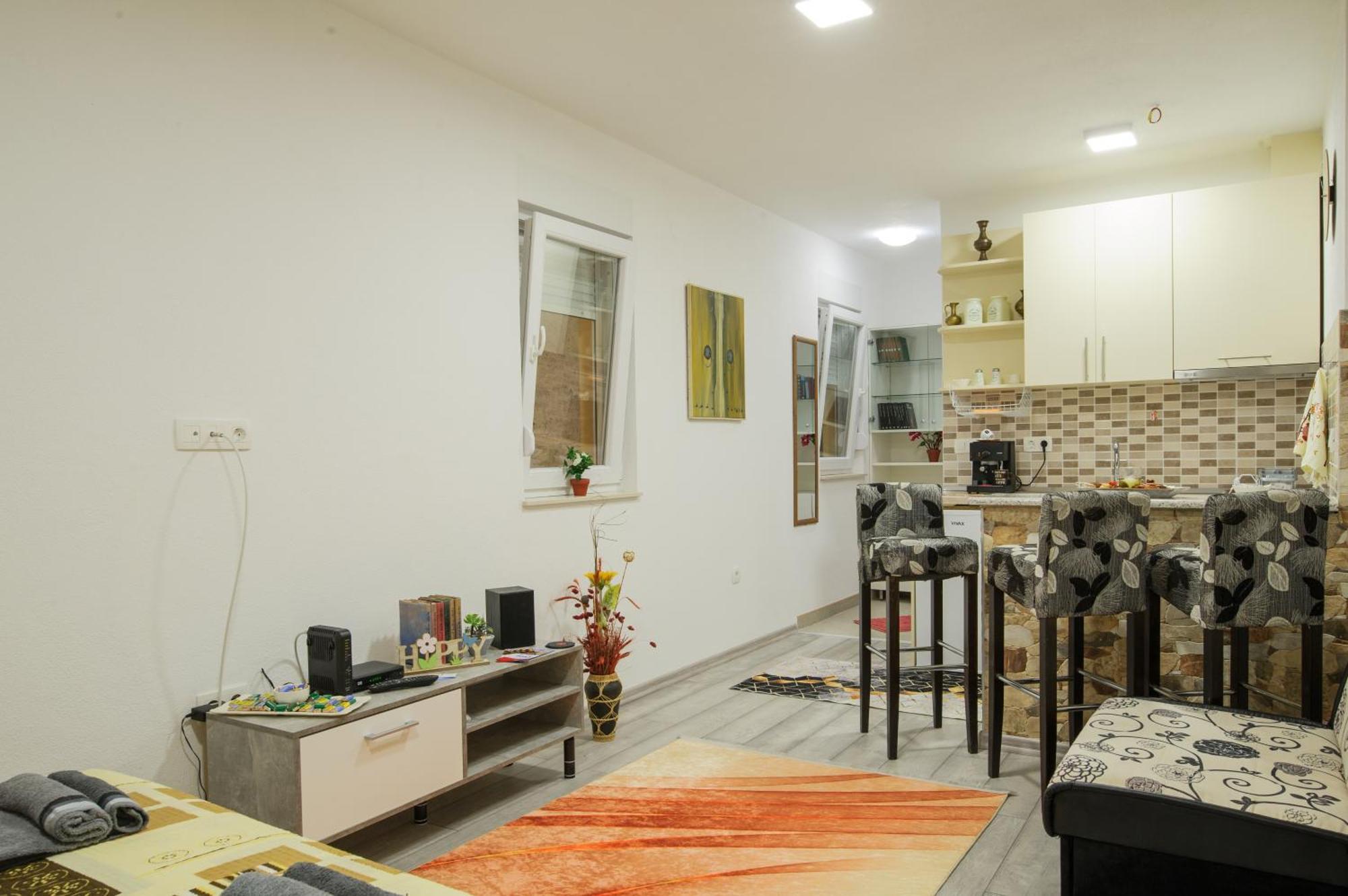 Studio Apartments Kim - Dilberovic Mostar Bagian luar foto
